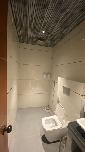 Bathroom 2, The Bhutani Heritage, Meerut