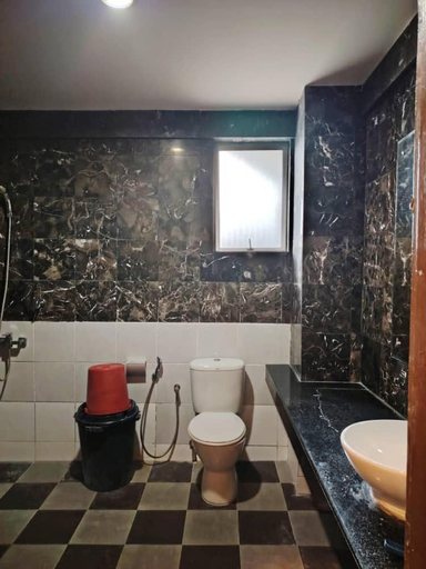 Bathroom 5, Fratini's Hotel, Labuan