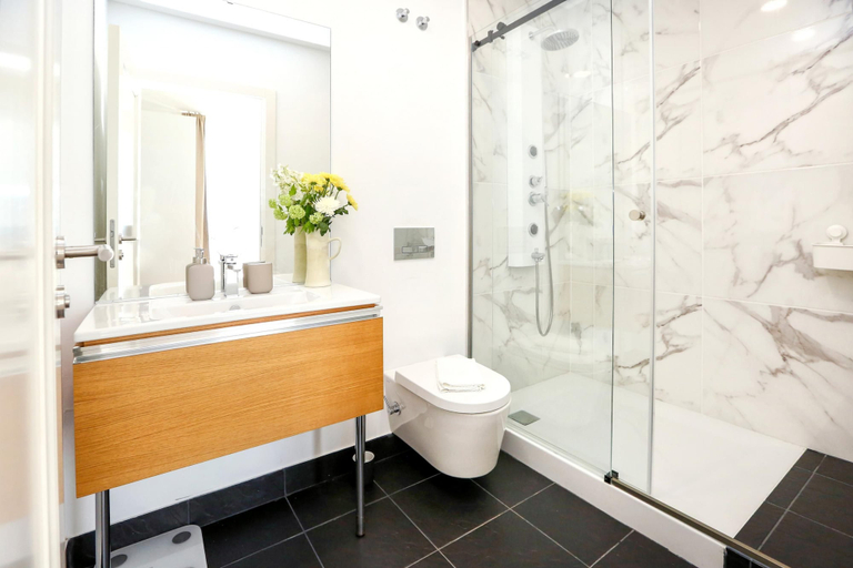 Bathroom 4, Dolce Faro Niente Apartment, Faro