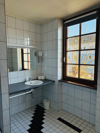 Bathroom 5, Badischer Hof Hotel, Mannheim