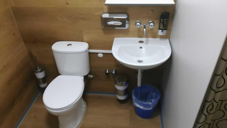 Bathroom 8