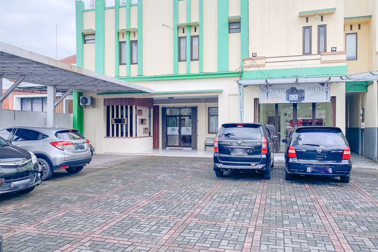 Exterior & Views 2, Urbanview Hotel Hikmah Syariah Majalengka, Majalengka