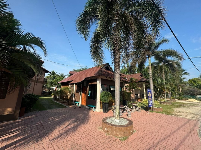 Exterior & Views 2, Mersing Beach Resort, Mersing
