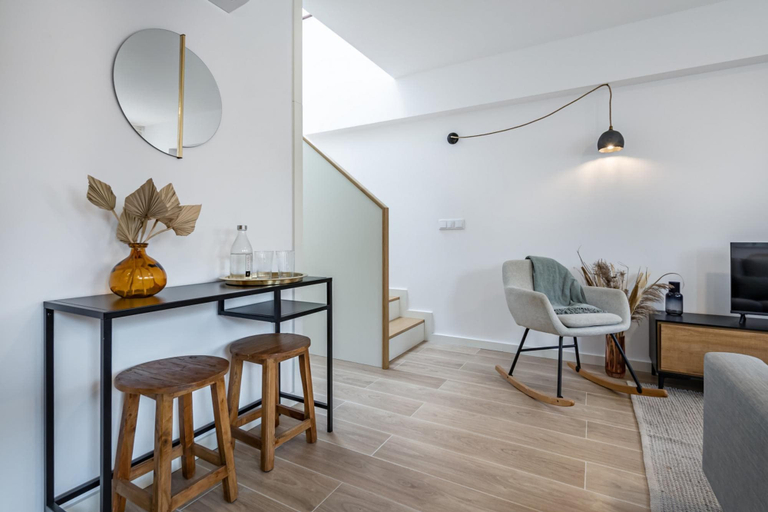 Others 2, Nomad s Lux - 1bdr Charming Top Floor Porto, Porto