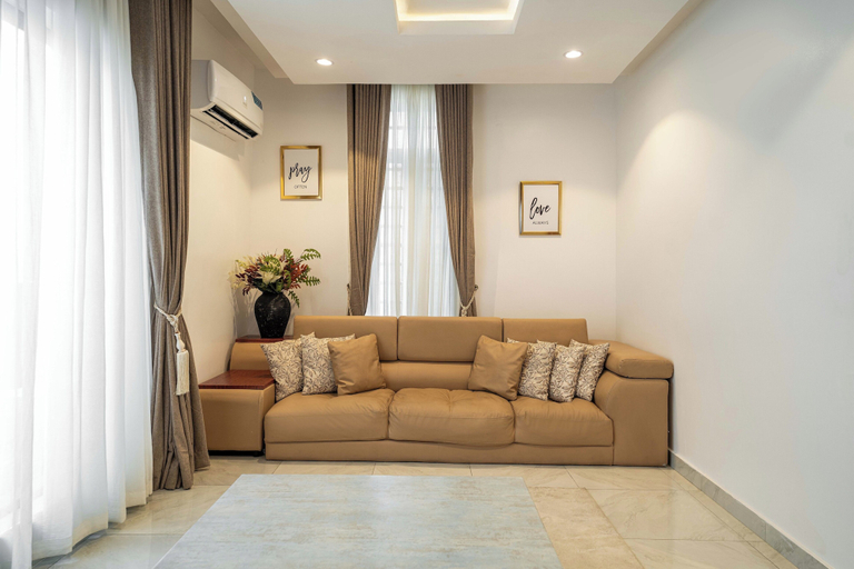 Others 5, George Residence Ologolo Lekki, Eti-Osa