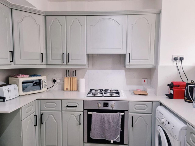 Kitchen 4, Smart House, London