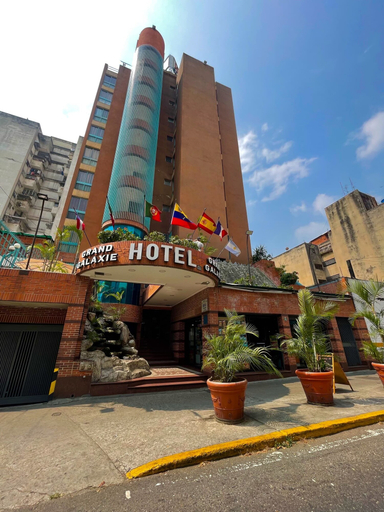 Exterior & Views 2, Hotel Grand Galaxie, Libertador