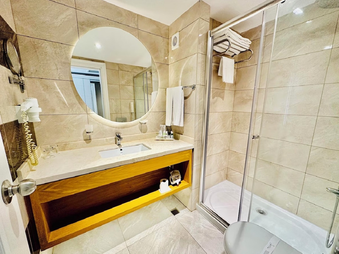 Bathroom 5, Kirman Sidera Luxury & Spa, Manavgat