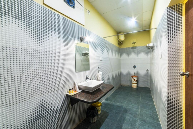 Bathroom 2, Hotel Hari Bhawan Palace, Bikaner