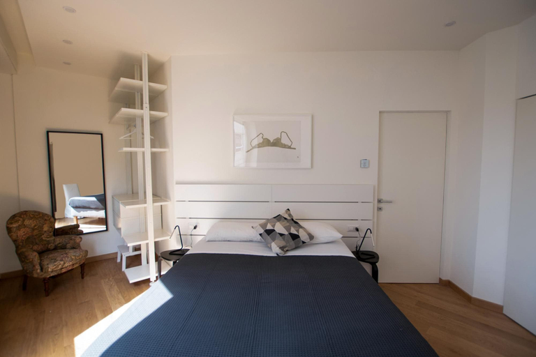 Others 3, Luxury Apartment with Balcony, Como