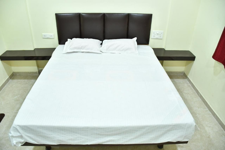 Bedroom 3, Hotel Kalika Residency - Akkalkot, Solapur