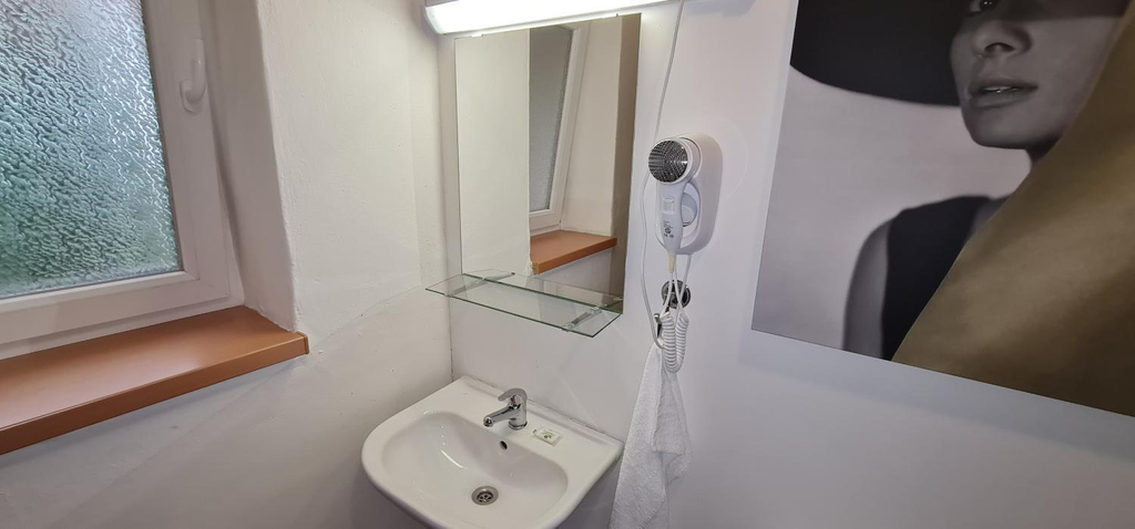 Shower 5, Apartmany Orlova, Karviná