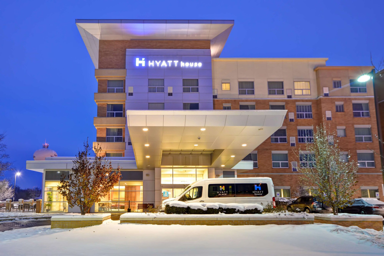 Exterior & Views