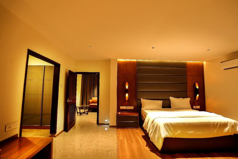 Others 3, Hotel Sky Park, Kannur