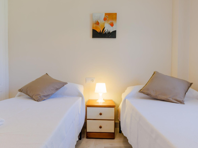 Room 4, 13293 Dunas II 4001 in El Puerto de Santa Mar a, Cádiz