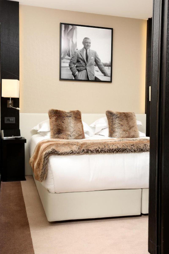 Bedroom 3, Hotel Elysees Paris, Paris