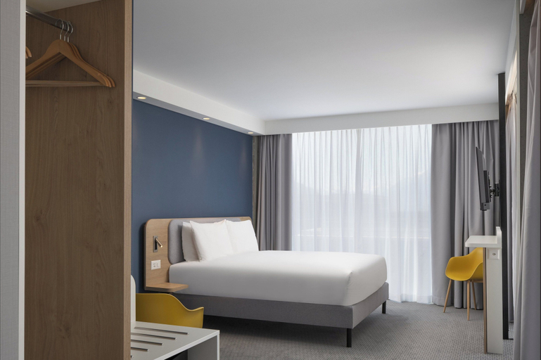 Bedroom 4, Holiday Inn Express & Suites Sion by IHG, Sion