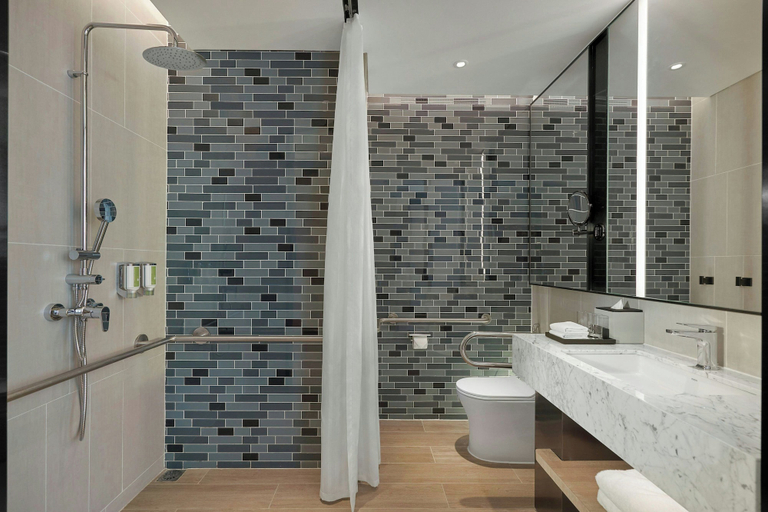 Bathroom 5, Fairfield by Marriott South Binh Duong, Thuận An