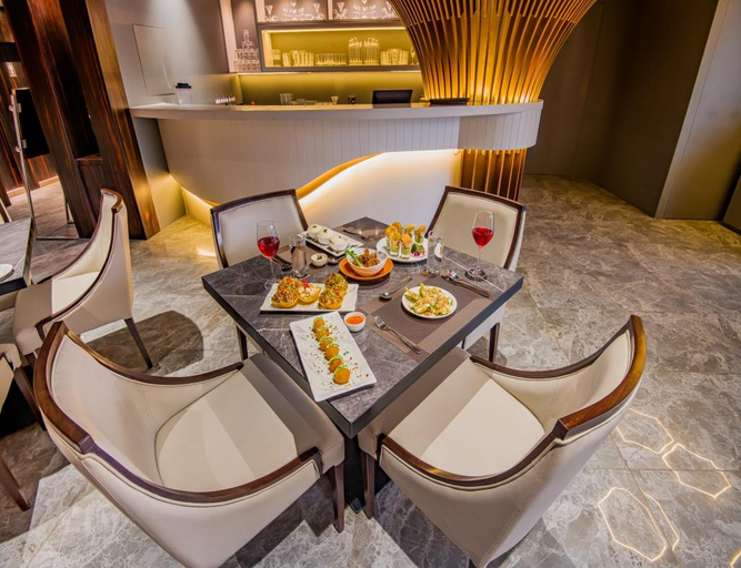 Food & Drinks 4, Yashshree Imperial, Darjiling