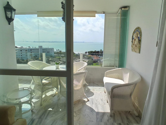 Room 3, Las Redes I 25901 in El Puerto de Santa Mar a, Cádiz