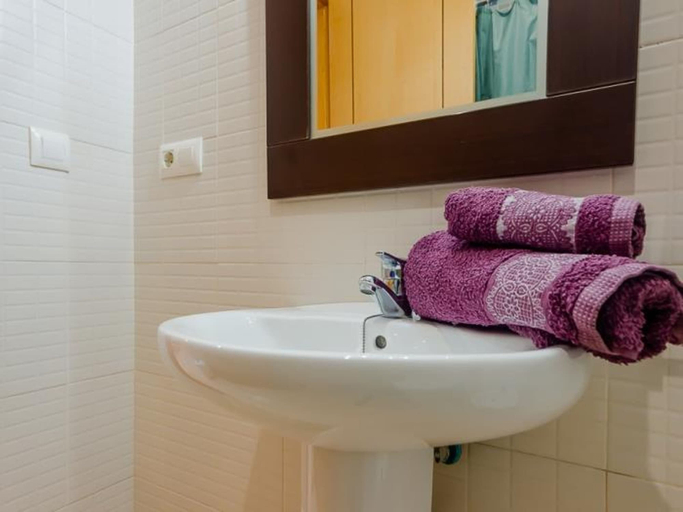 Bathroom 5, Maracaibo 11931 in Chiclana, Cádiz