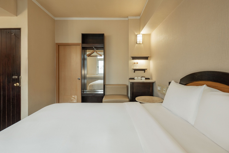 Bedroom 3, Kindness Hotel Weiwuying, Kaohsiung