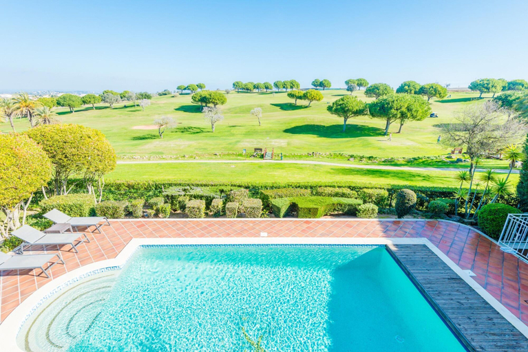 Room 5, Boavista Golf and Spa Resort - Luxury Villa, Lagos
