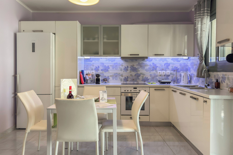 Others 5, Alisahni Suite, Crete