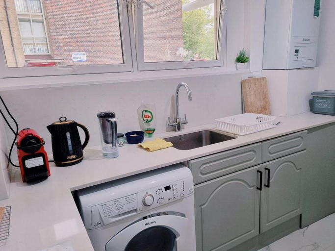 Kitchen 5, Smart House, London