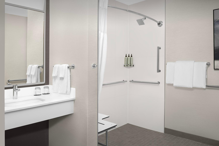 Bedroom 3, Courtyard by Marriott Portland Tigard, Washington