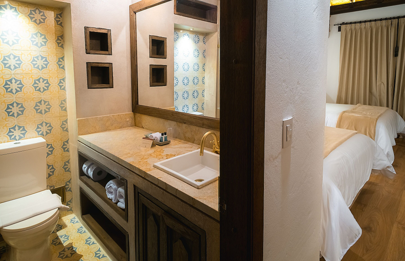 Bathroom 4, Hotel Casa Alcestre, Villa de Leyva
