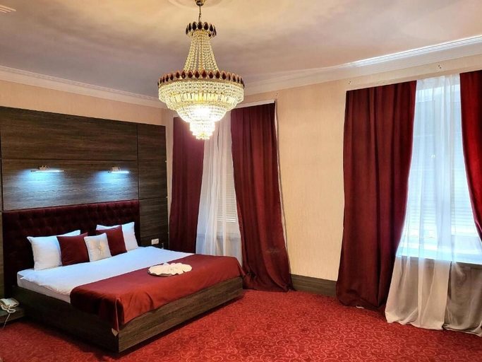 Bedroom 3, Maxim Pasha Hotel