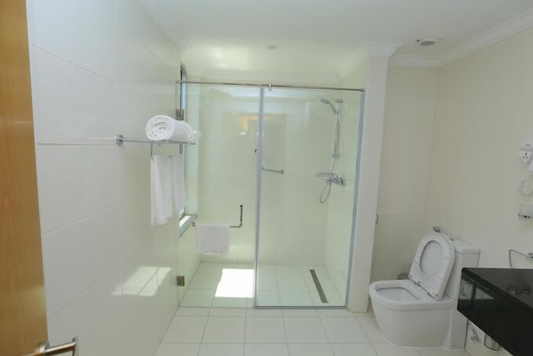 Bathroom 3, Amran Hotel, Addis Abeba