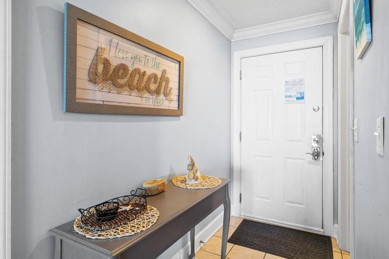 Food & Drinks, Tropic Winds by Book That Condo, Bay