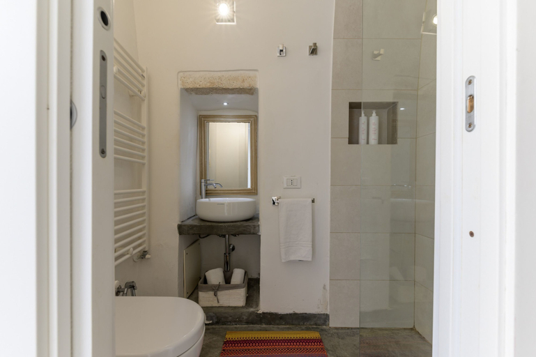 Room 5, 19 White Luxury Suite With Jacuzzi by Wonderful Italy, Brindisi