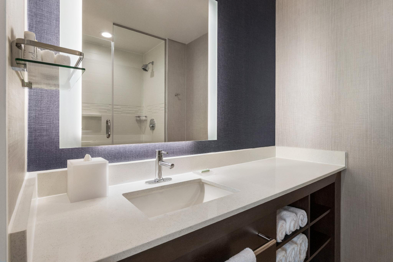Bathroom 10
