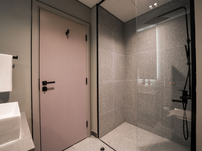 Bathroom 2, Easygo- Stylish STU Mag EYE, Dubai