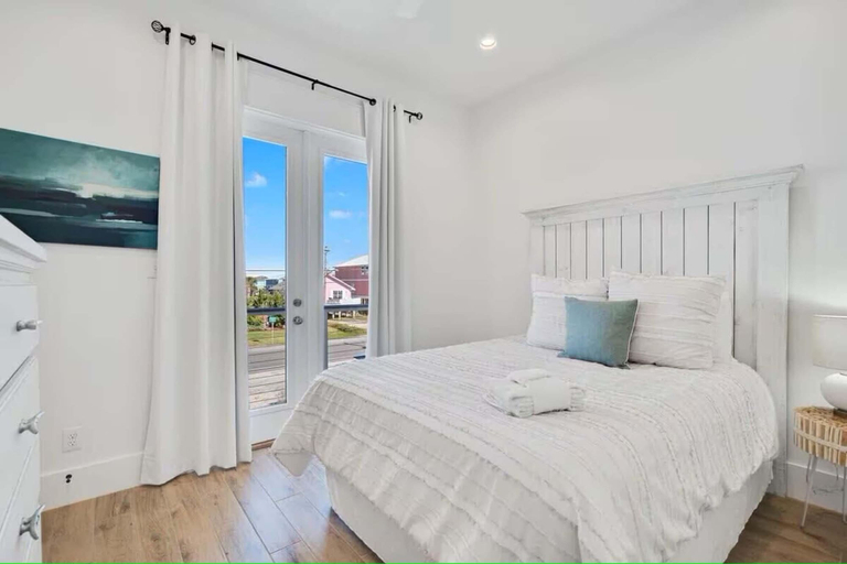 Bedroom 3, Lil' Tip Sea, Baldwin