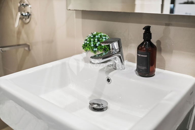 Bathroom 2, Pallio by Kozystay - Tebet, Jakarta Selatan