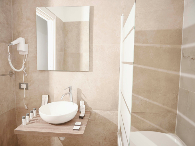 Bathroom 4, Millennium Gold Hotel, Napoli
