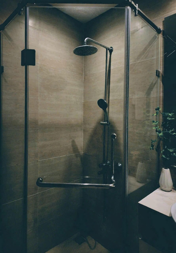 Bathroom, Green Bay Garden by Pi's, Hạ Long