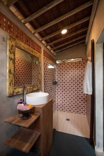 Bathroom 5, Desa Seni, Tabanan