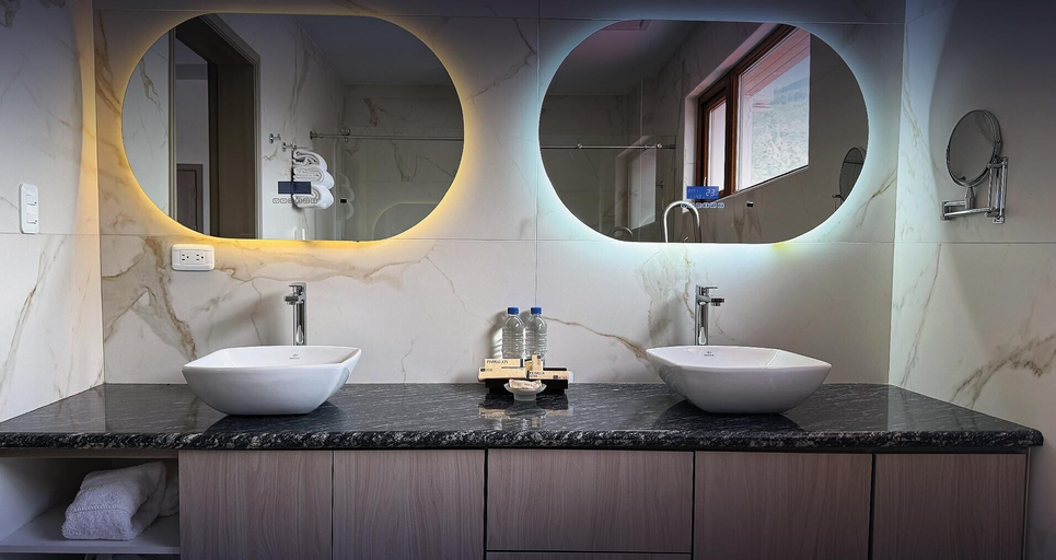Bathroom 3, Hotel Boutique Mitad del Mundo, Quito