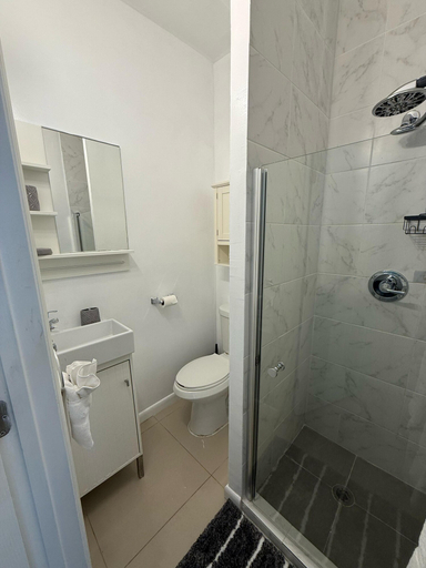 Bathroom 16