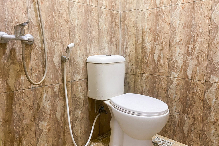 Bathroom, RedDoorz @ Eskol Untung Suropati Lampung, Bandar Lampung