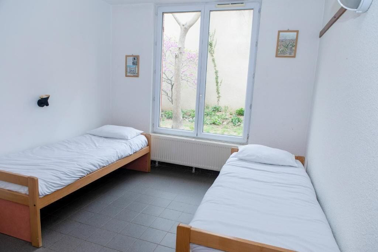 Bedroom 4, Auberge de Jeunesse HI Nîmes, Gard
