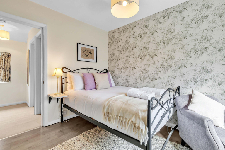 Room 5, Hillview House By My Getaways, Brighton and Hove