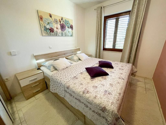 Bedroom 2, Apartment Zlata, Crikvenica