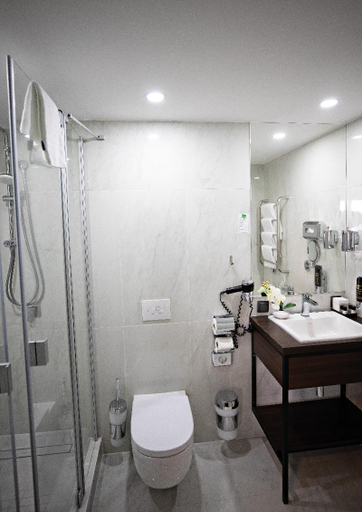 Bathroom 4, Skyline Hotel Frankfurt, Frankfurt am Main