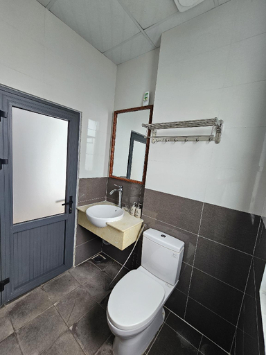 Bathroom 2, Nhà Mình Villa, Đà Lạt